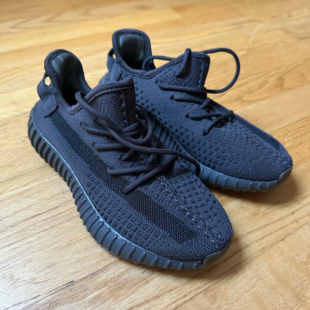 Yeezy Boost 350 V2 Onyx - Size 5 women’s